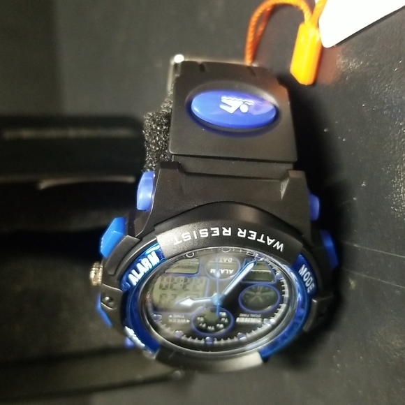 SKMEI Sports Watch - Picture 2 of 6